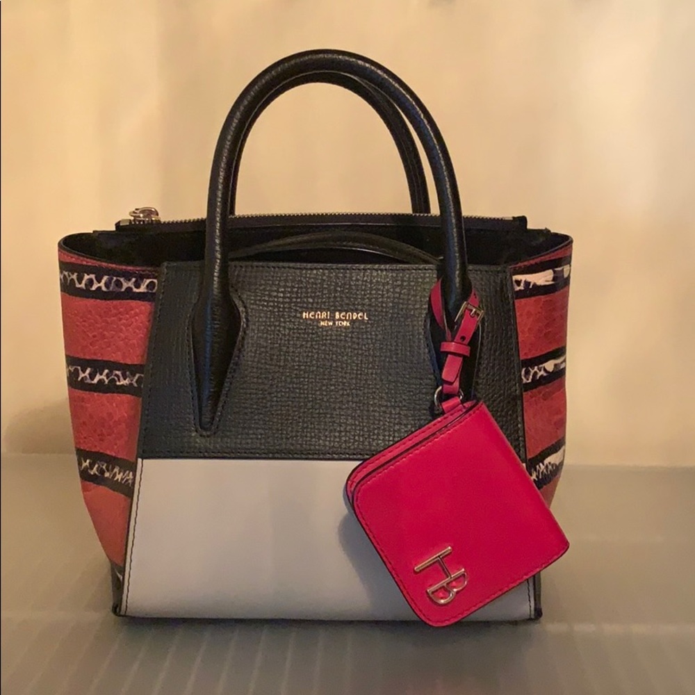 Henri Bendel Crossbody bag